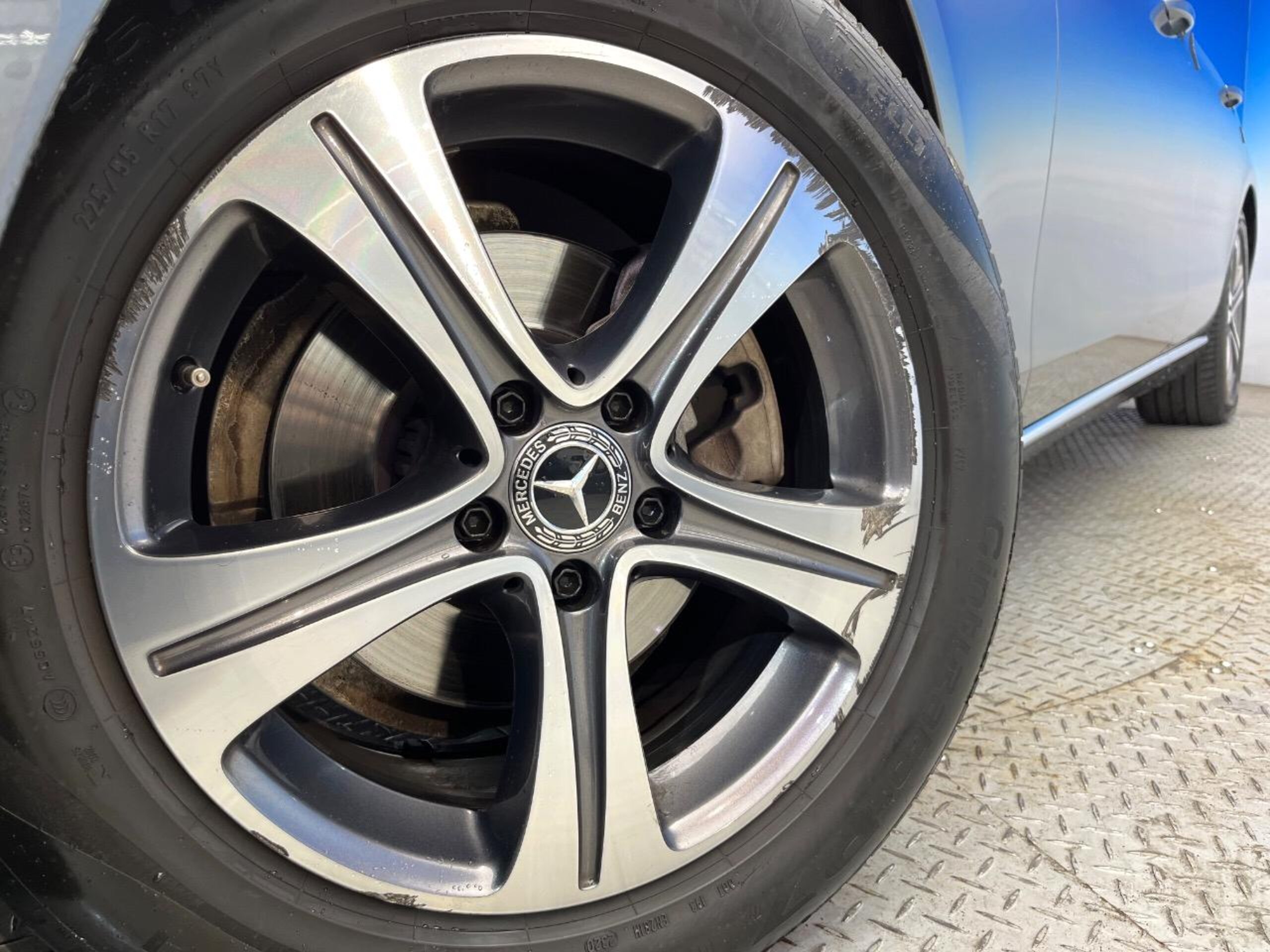 Mercedes-Benz E-Class Wagon E200 Avantgarde (BSG) Exclusive Package — photo 9