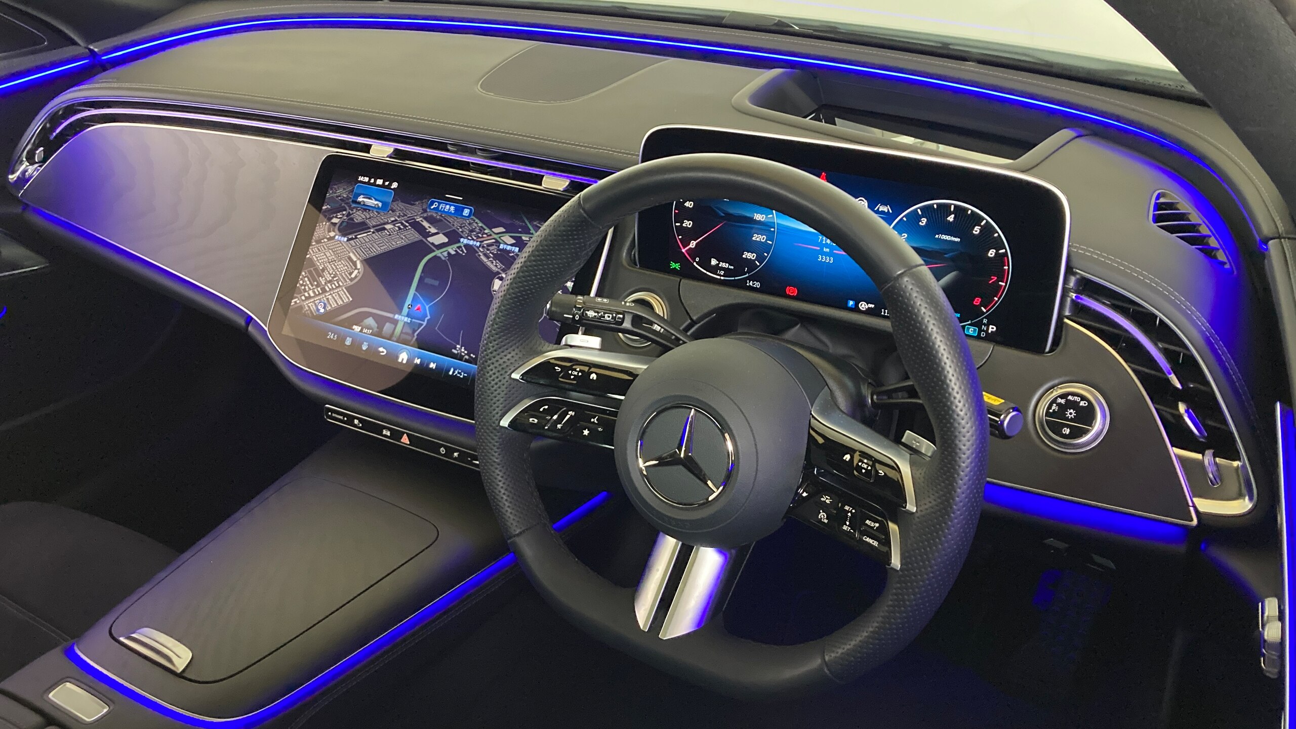 Mercedes-Benz E-Class Wagon E200 Avantgarde AMG Line Package (ISG Model) MP202501 New Current Model Pano Roof/Head-Up Display/Sport Seats/Burmester 4D Surround Sound/Active Ambient Lighting/DIGITAL LIGHT Headlights/19-inch AMG Alloy Wheels (Opaque White) — photo 8