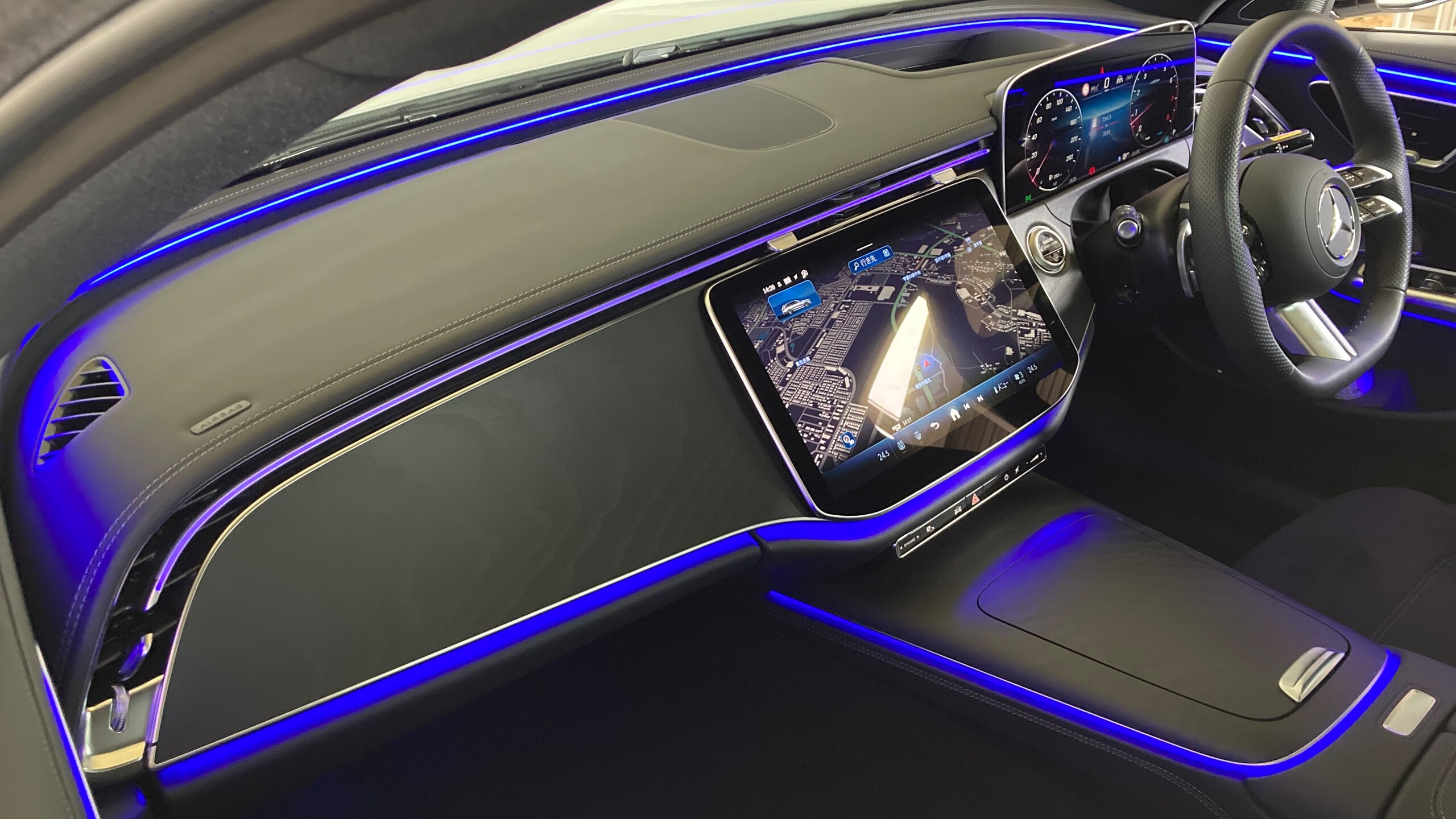 Mercedes-Benz E-Class Wagon E200 Avantgarde AMG Line Package (ISG Model) MP202501 New Current Model Pano Roof/Head-Up Display/Sport Seats/Burmester 4D Surround Sound/Active Ambient Lighting/DIGITAL LIGHT Headlights/19-inch AMG Alloy Wheels (Opaque White) — photo 9