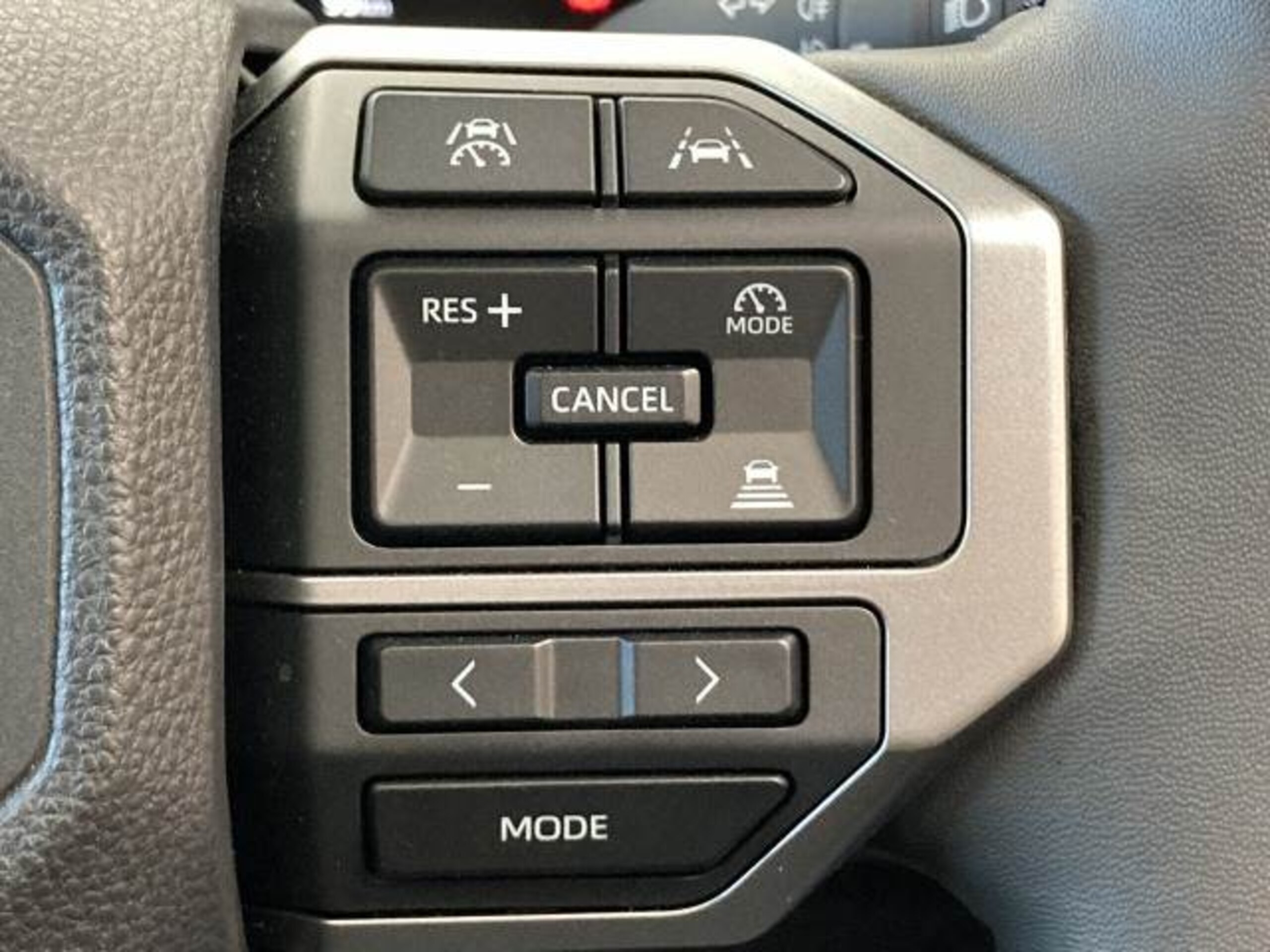 Toyota Land Cruiser 250 2.7 VX 4WD — photo 8