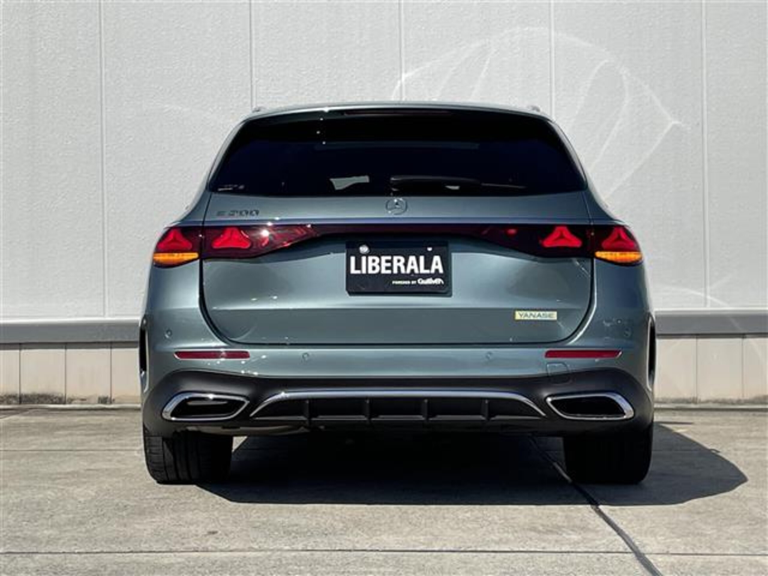 Mercedes-Benz E-Class Wagon E200 Avantgarde AMG Line Package (ISG Model) MP202401 1 Owner Digital P Leather Exterior P Advanced P (Green) — photo 9