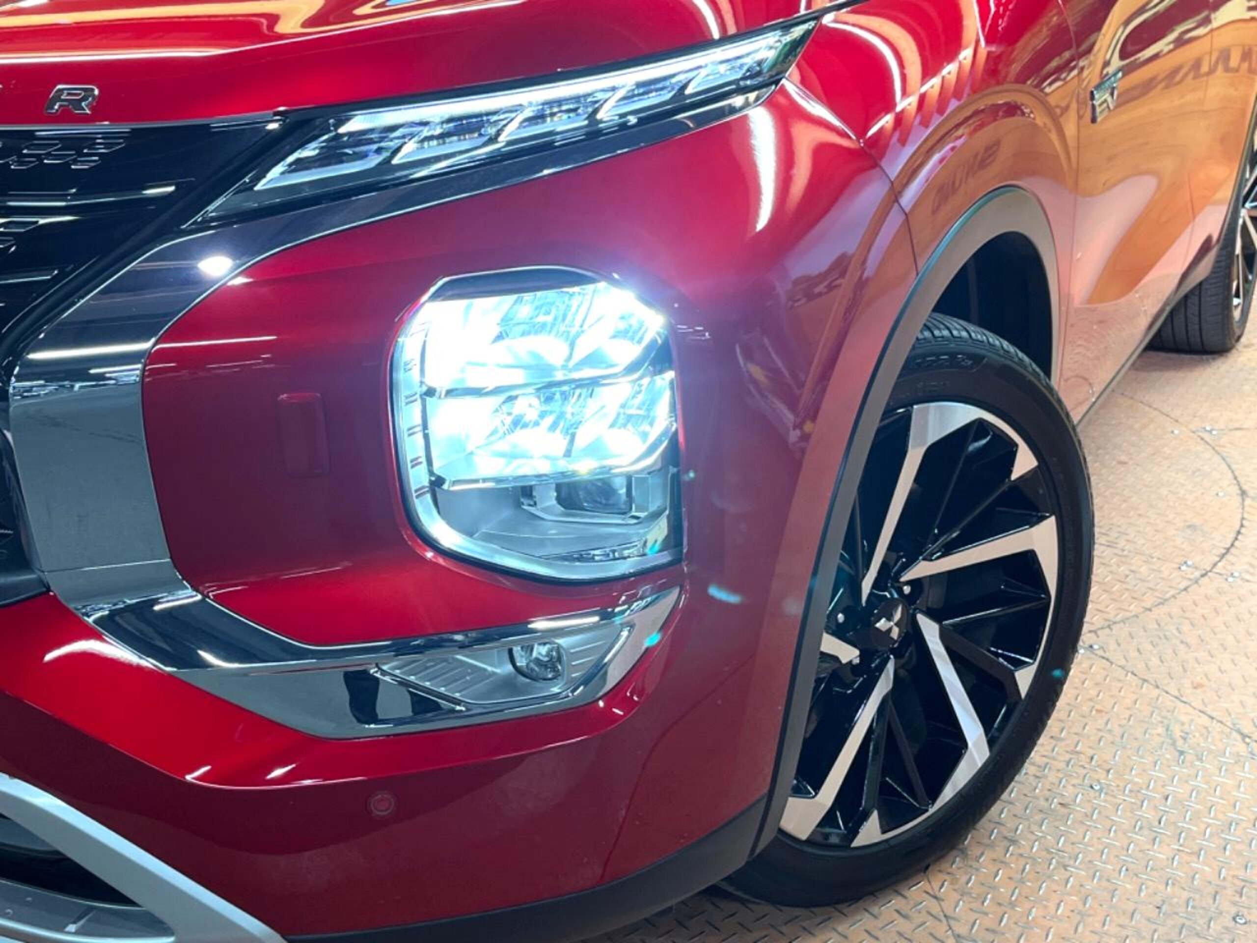 Mitsubishi Outlander PHEV 2.4 G 4WD — photo 9