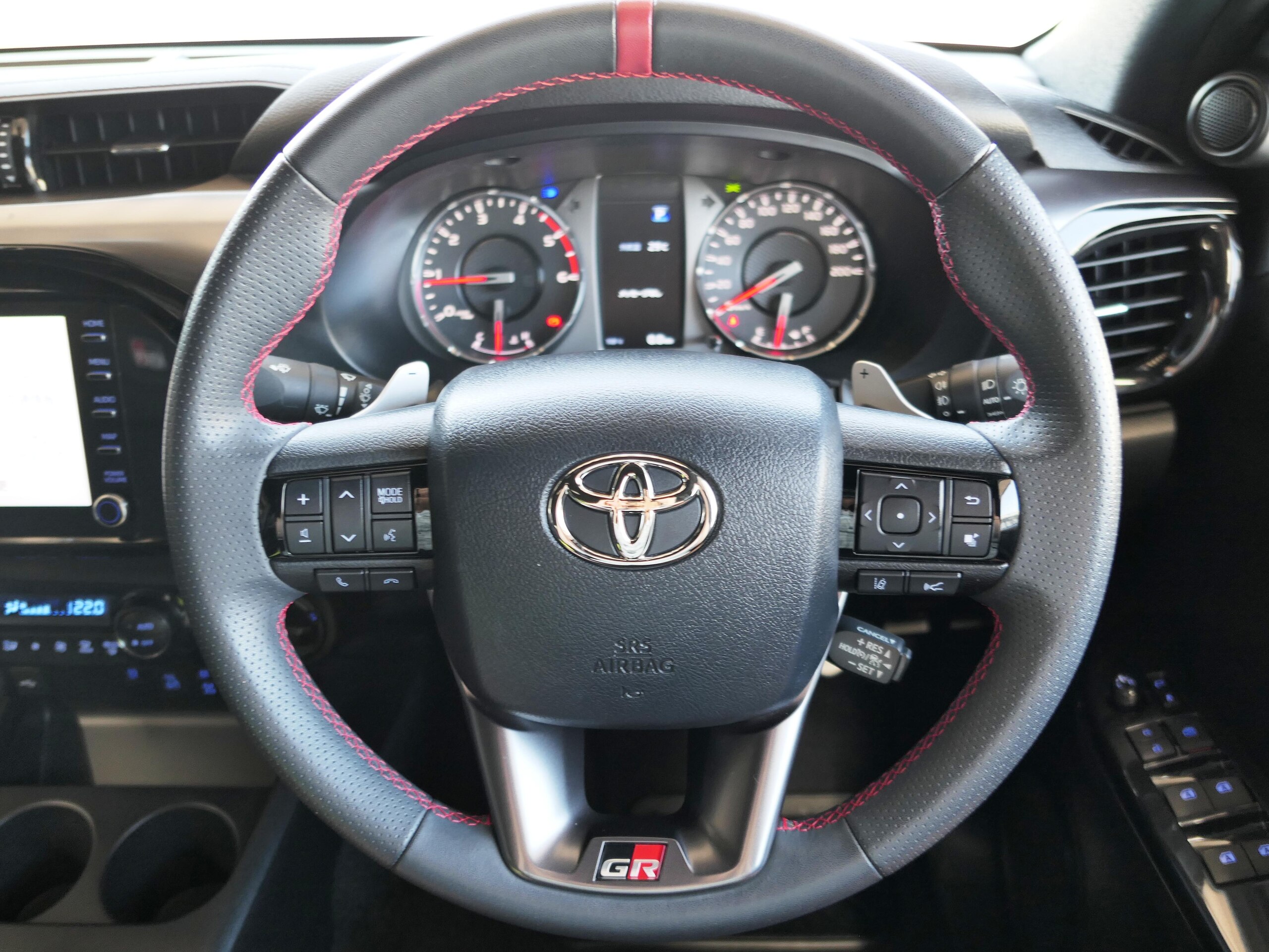 Toyota Hilux 2.4 Z GR Sport Diesel Turbo 4WD — photo 9