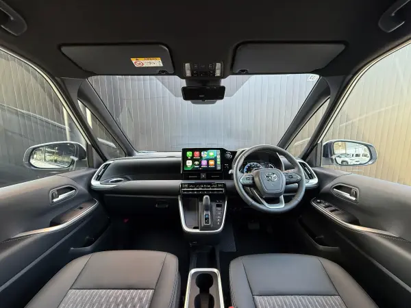 Toyota Noah 1.8 Hybrid S-Z Annual Updated Model 13.2-inch OLED Rear Seat Display Team Mate Advanced Park Comfort Convenience Package Hi Digital Inner Mirror Universal Step Head-Up Display Apple CarPlay Triple LED Headlights (Platinum White Pearl Mica) — photo 7