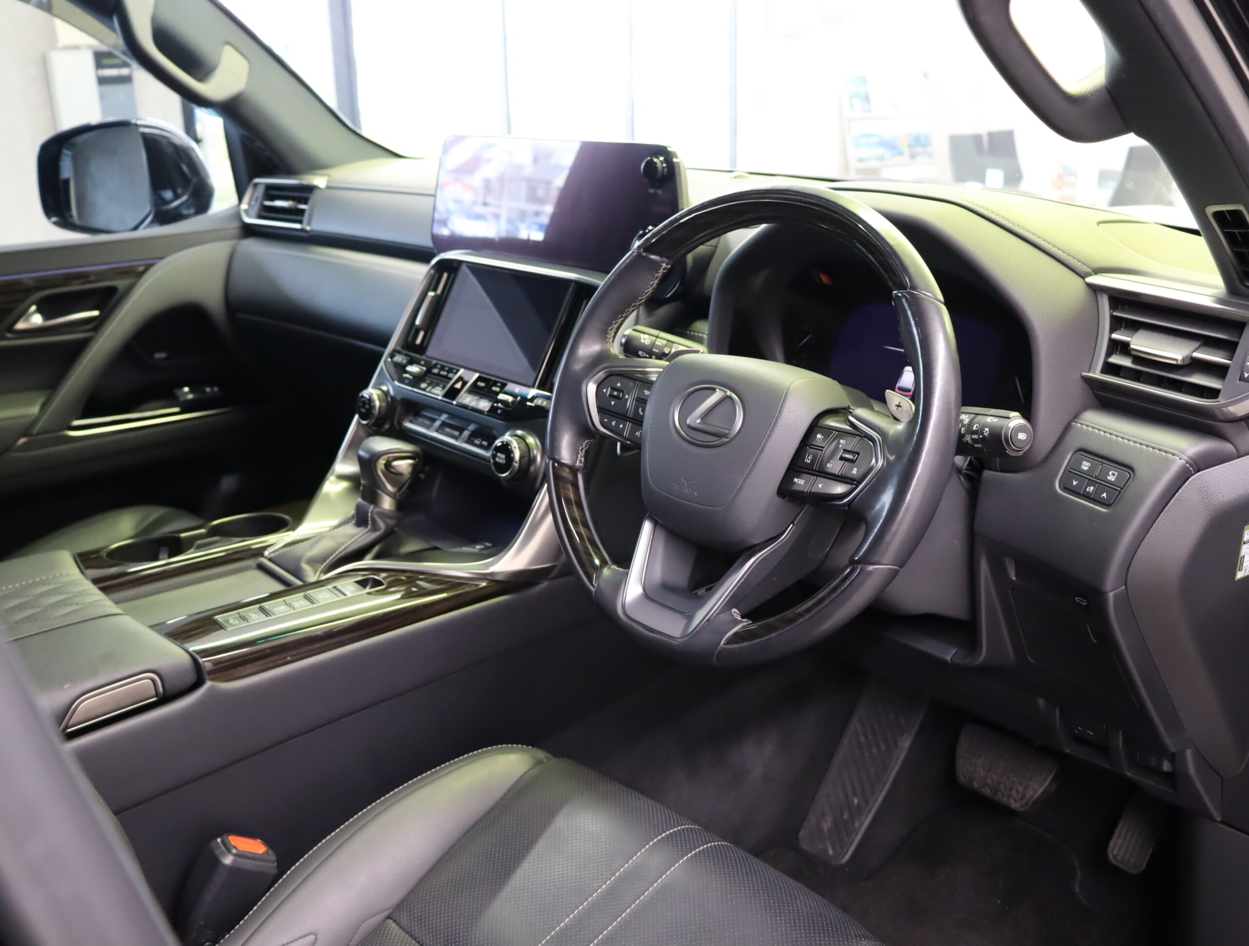 Lexus LX600 Executive 4WD Modellista Aero 4-Seater Black Leather Moonroof Mark Levinson Genuine Rear Entertainment Triple LED Headlights Navigation TV 360 Camera Seat Heater Ventilation Massage Lexus Safety System+ ACC PCS 22AW New Car Warranty — photo 7