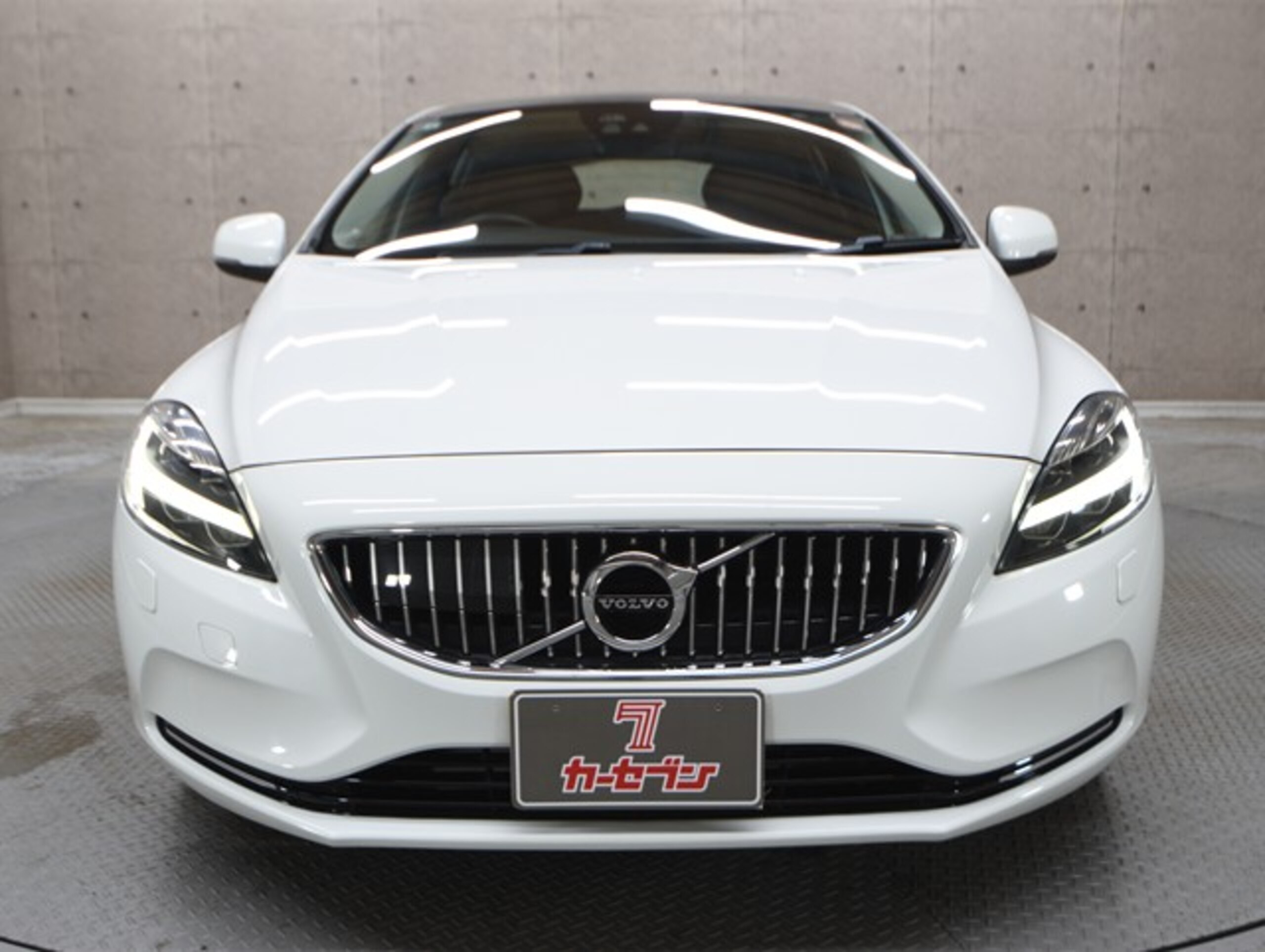 Volvo V40 T3 Inscription Final Model — photo 9