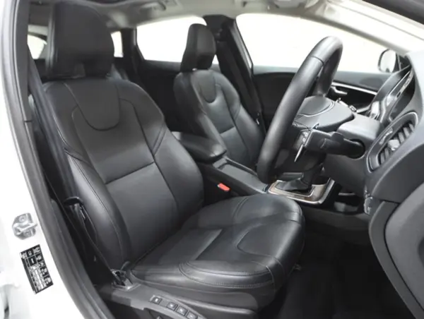 Volvo V40 T3 Inscription Final Model — photo 7