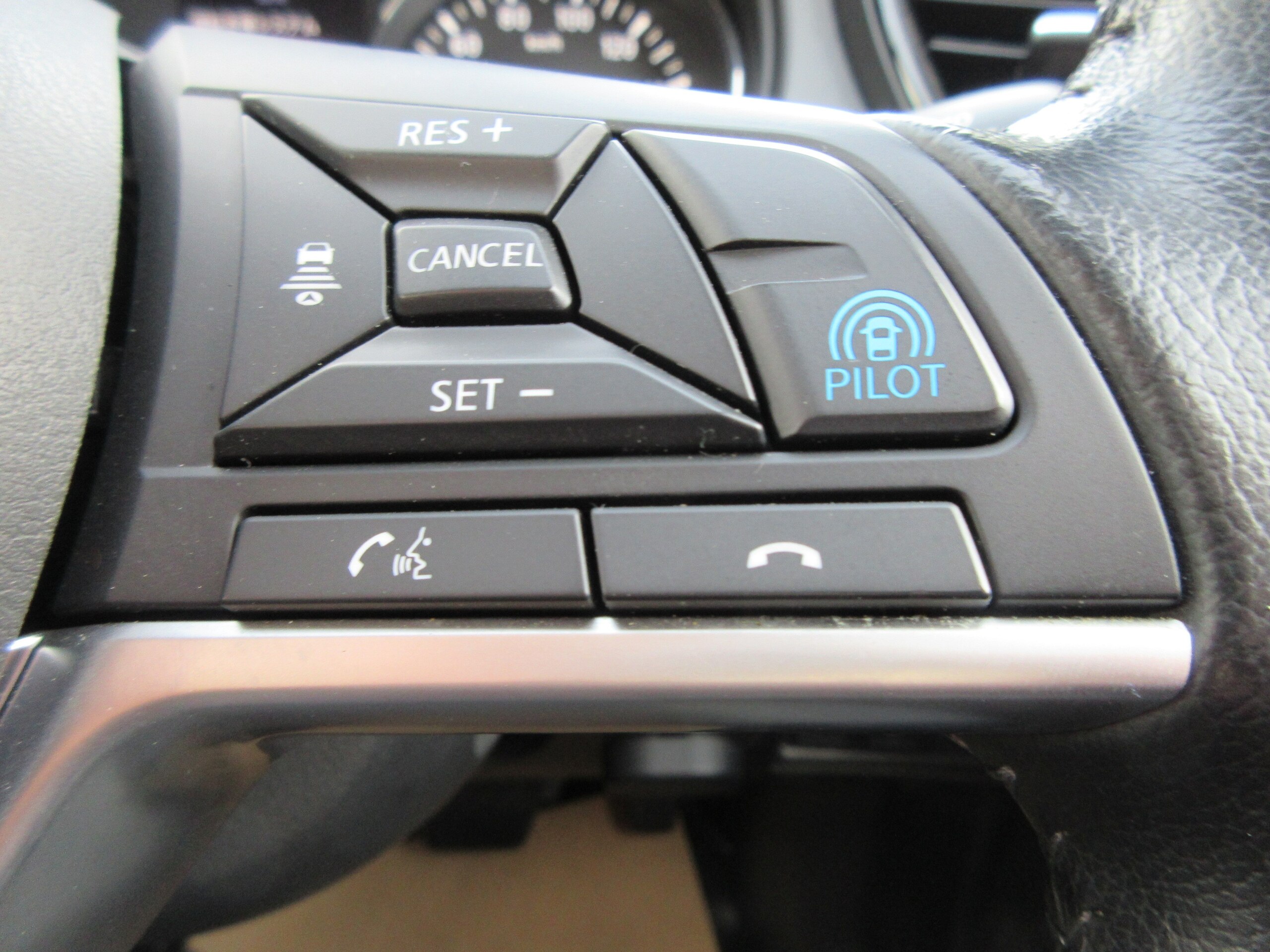 2020 Nissan Xtrail — photo 3