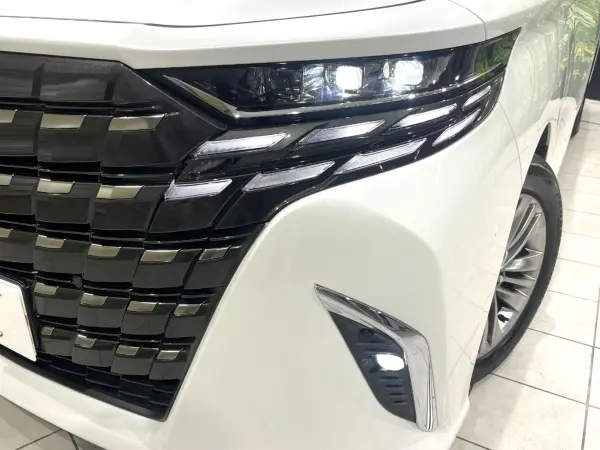 Toyota Alphard Hybrid 2.5 Z E-Four 4WD Glass Roof Dual Power Sliding Doors Genuine 14-inch Display Audio Rear Seat Monitor Backup Camera Collision Damage Mitigation System Radar Cruise Non-Smoking Vehicle Power Rear Gate Leather Seats 100V Outlet (Platinum White Pearl Mica) — photo 8