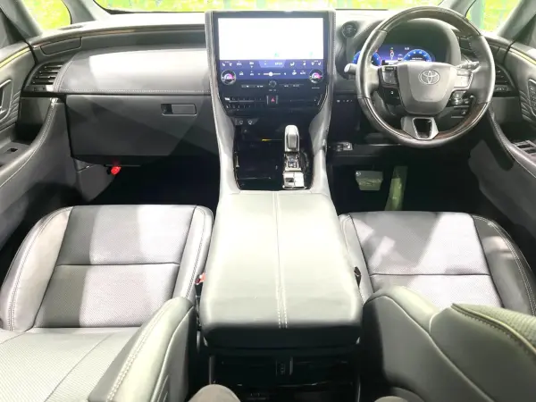 2025 Toyota Alphard — photo 2