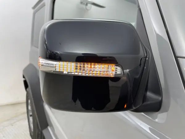 Suzuki Jimny Sierra 1.5 JC 4WD with Factory Navigation/Collision Mitigation Braking/Cruise Control/Smart Key & Push Start/Full-Seg TV & Bluetooth/Seat Heaters/Anti-Skid Function/Lane Assist/Auto Lights/Factory Alloy Wheels (Medium Gray) — photo 9