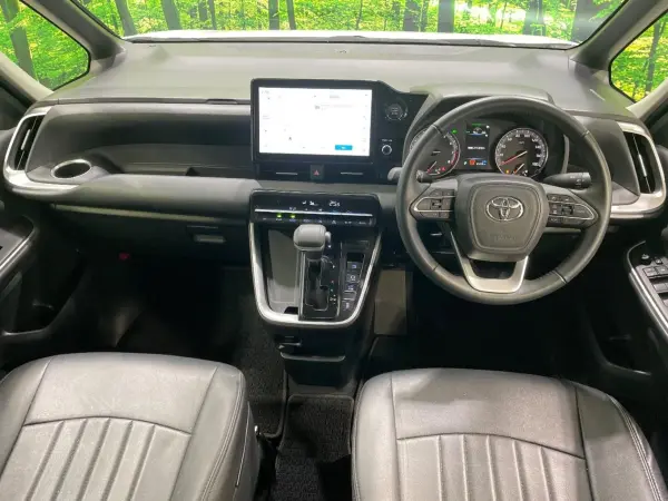 2024 Toyota Noah — photo 2 | Tuminion Kenya