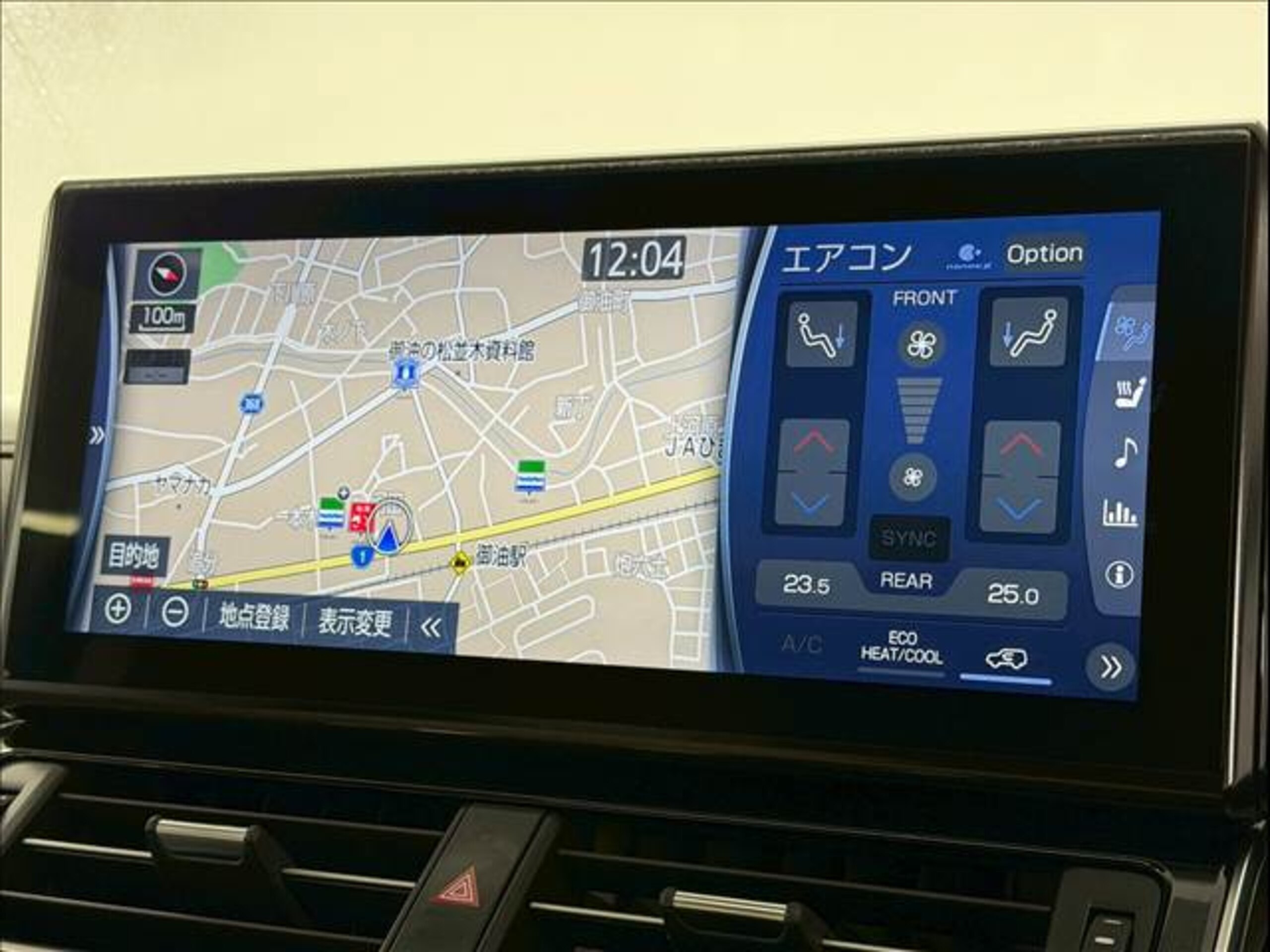 2023 Toyota Landrcuiser 300 — photo 2