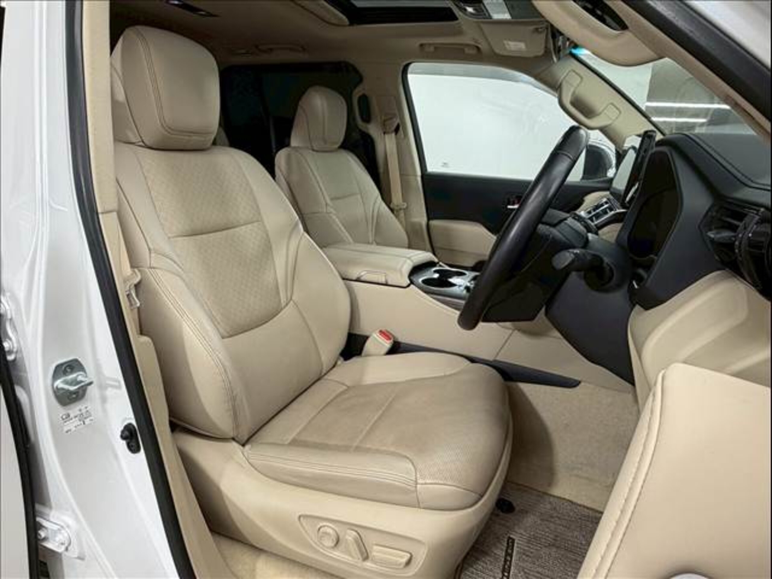 Toyota Land Cruiser 300 3.5 ZX 4WD — photo 7