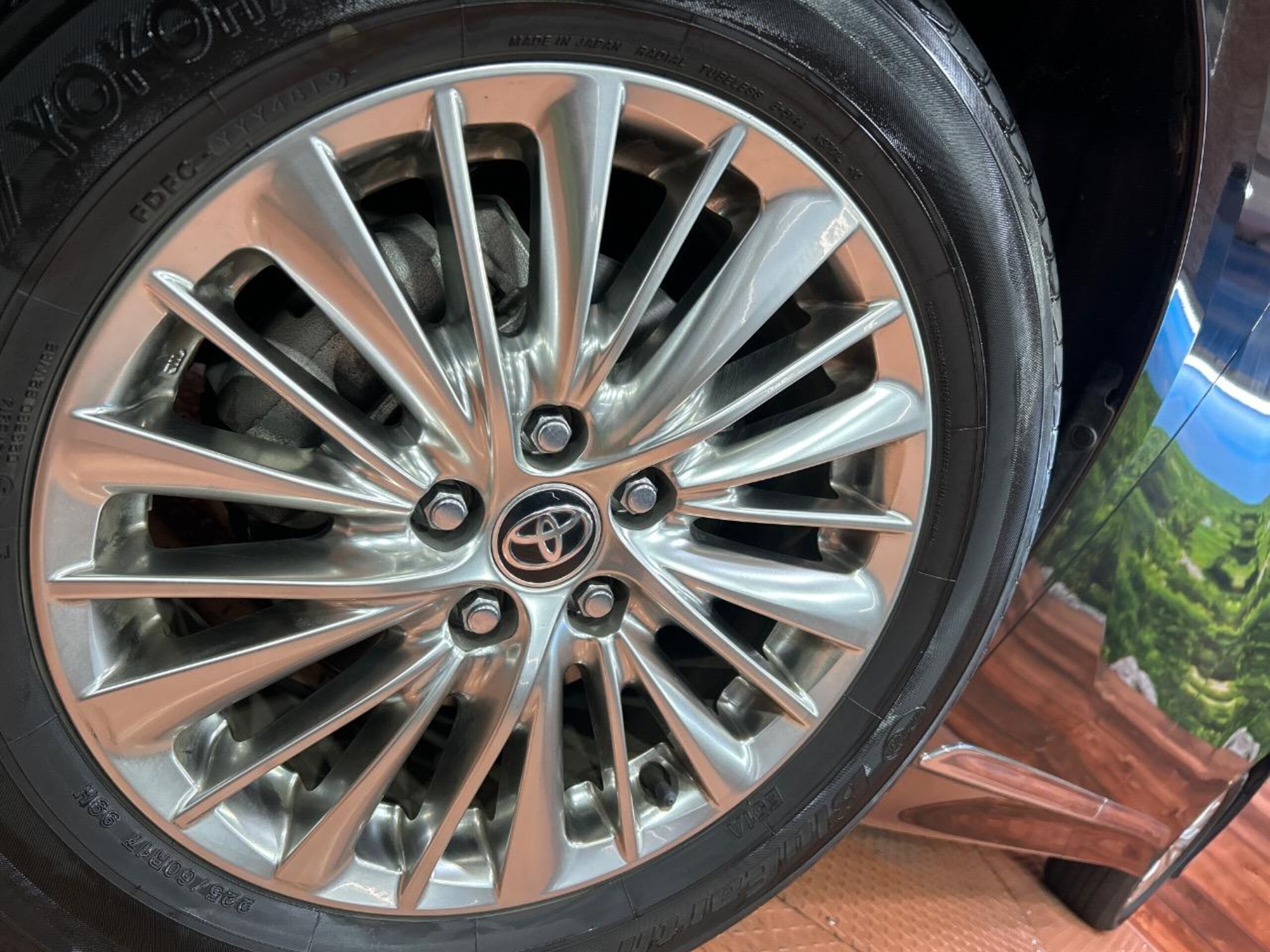 Toyota Alphard Hybrid 2.5 SR C Package E-Four 4WD — photo 8