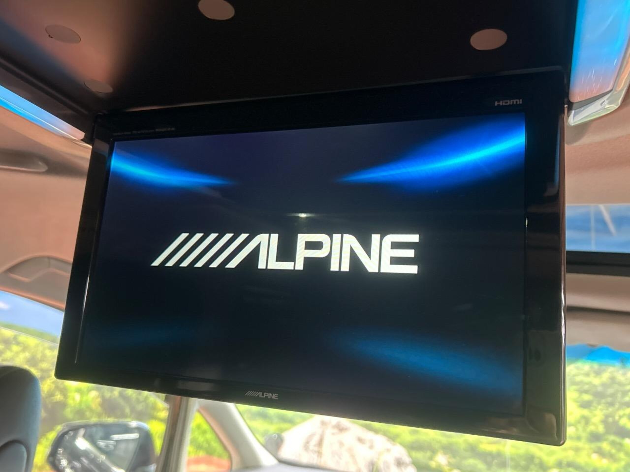 Toyota Alphard Hybrid 2.5 SR C Package E-Four 4WD — photo 7