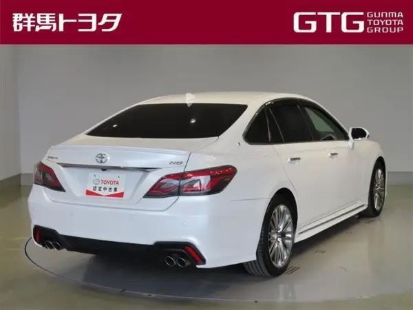 2021 Toyota Crown — photo 3