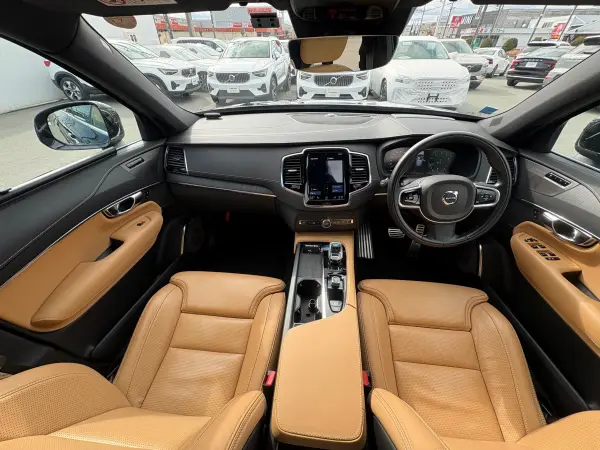 2022 Volvo Xc90 — photo 2