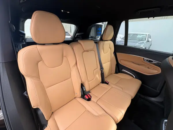 2022 Volvo Xc90 — photo 3