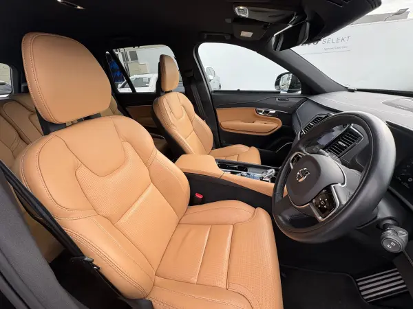 Volvo XC90 B6 AWD Inscription 4WD Certified Used Car / Amber Leather / Genuine Navigation / TV / Bluetooth / CarPlay / Front & Rear Seat Heaters / Steering Heater / Ventilation / Massage Function / 360 Camera / LED Headlights (Onyx Black Metallic) — photo 9