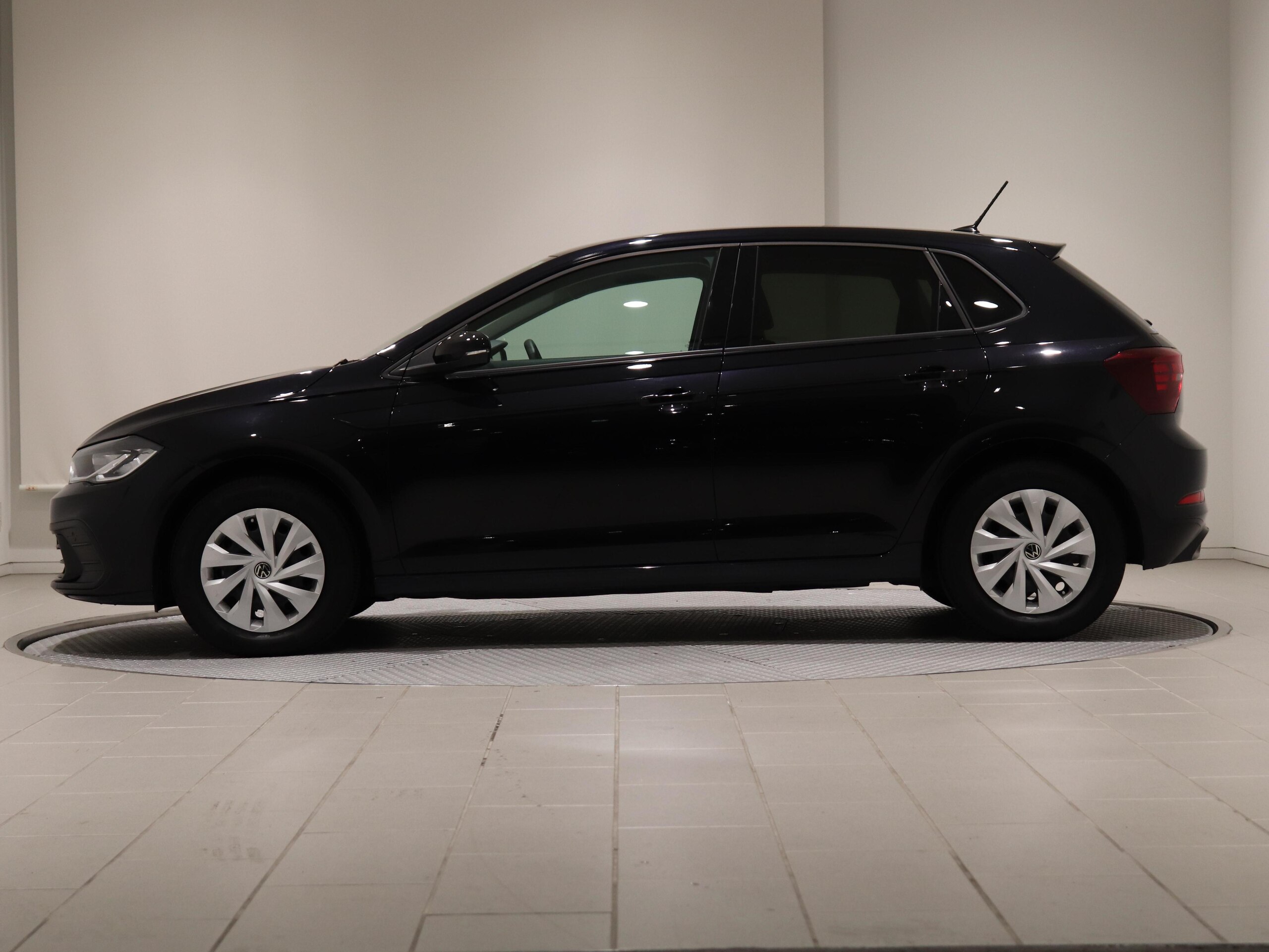 2022 Volkswagen Polo — photo 3