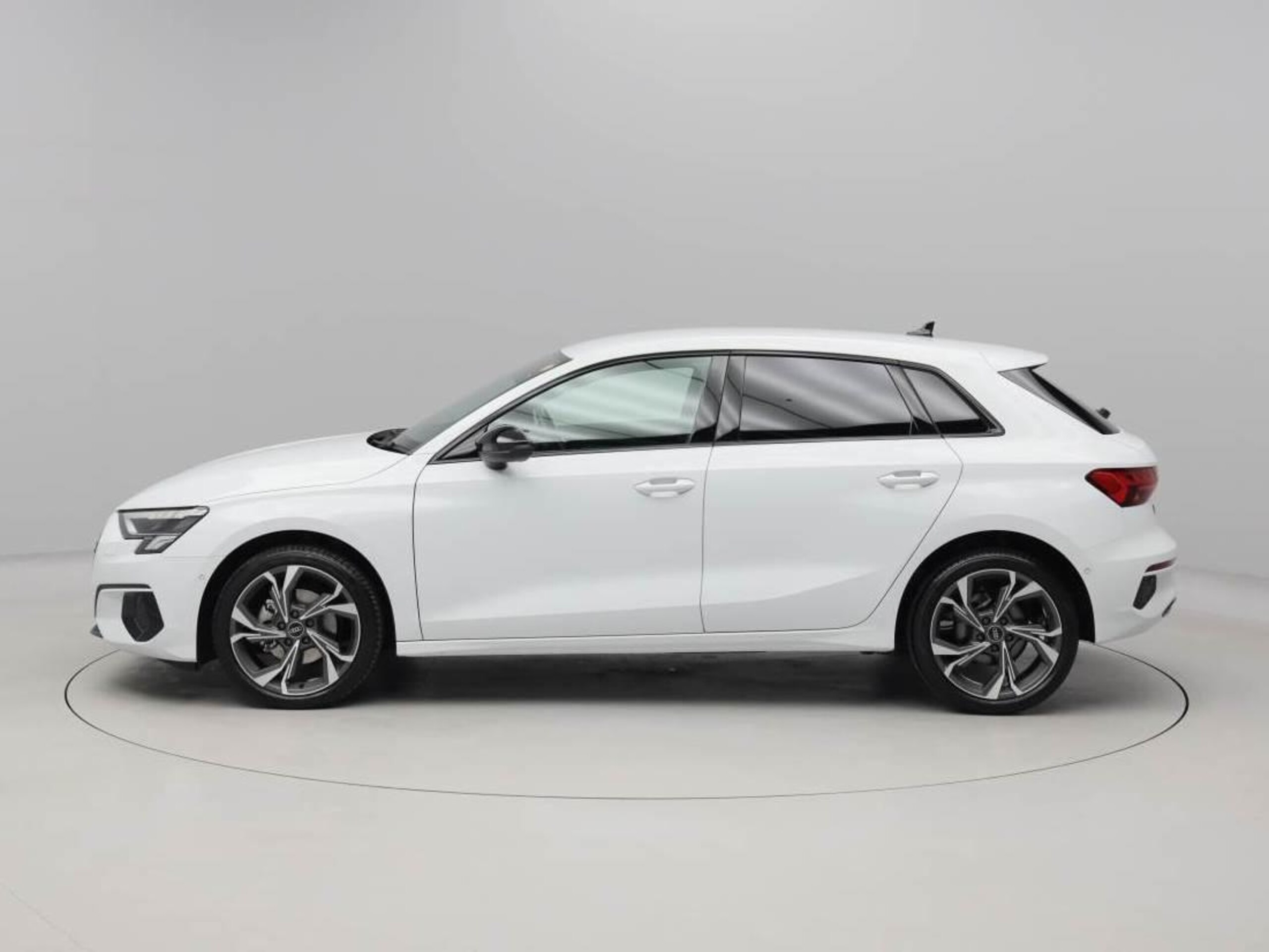 2024 Audi A3 Sportback — photo 3