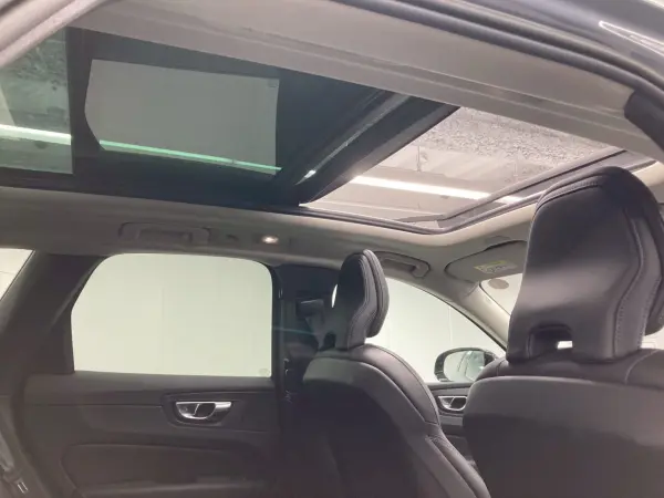 2023 Volvo Xc60 — photo 2