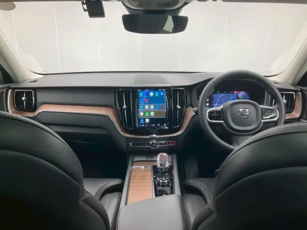 2023 Volvo Xc60 — photo 3