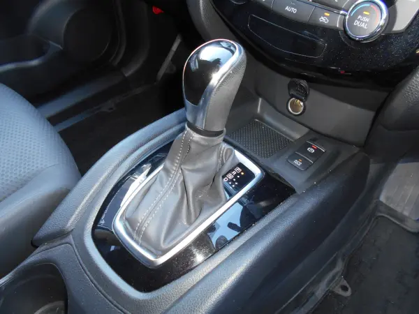 Nissan X-Trail 2.0 20Xi V Selection 2-Row 4WD ProPilot Around View Monitor Seat Heater Power Back Door with Manual Mode Power Seat Memory Navigation (Silver) — photo 8