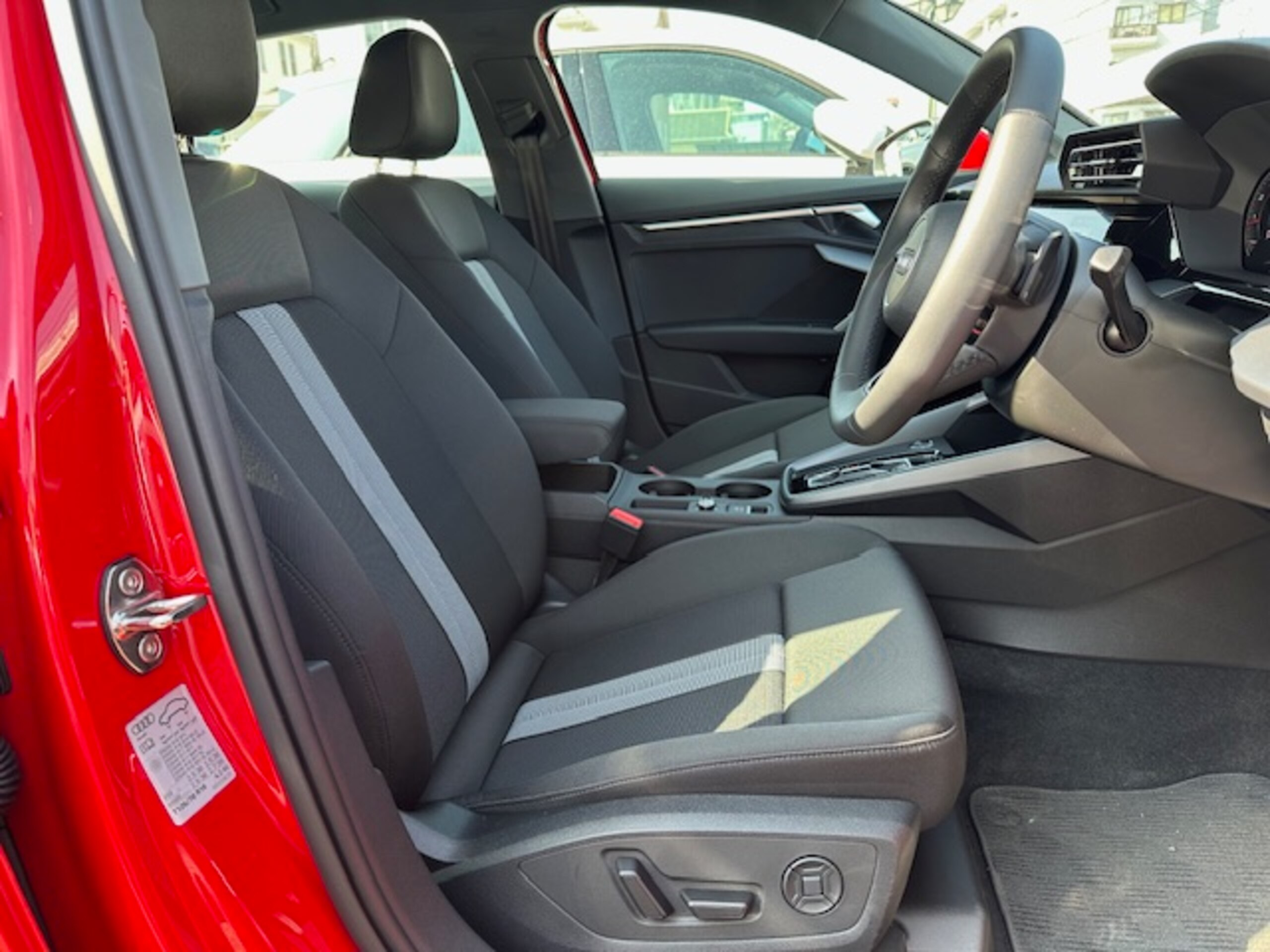 Audi A3 Sportback 30 TFSI Advanced — photo 9