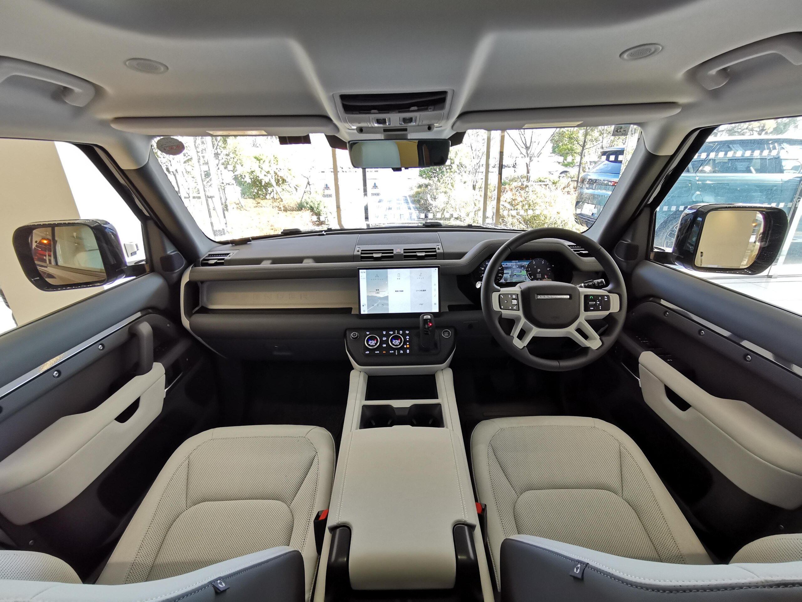 2025 Landrover Defender — photo 3