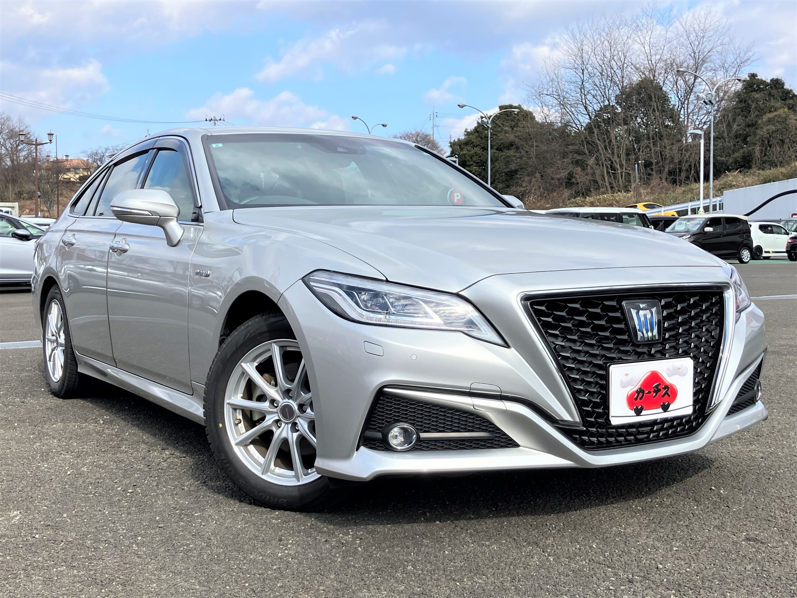 2019 Toyota Crown — photo 2