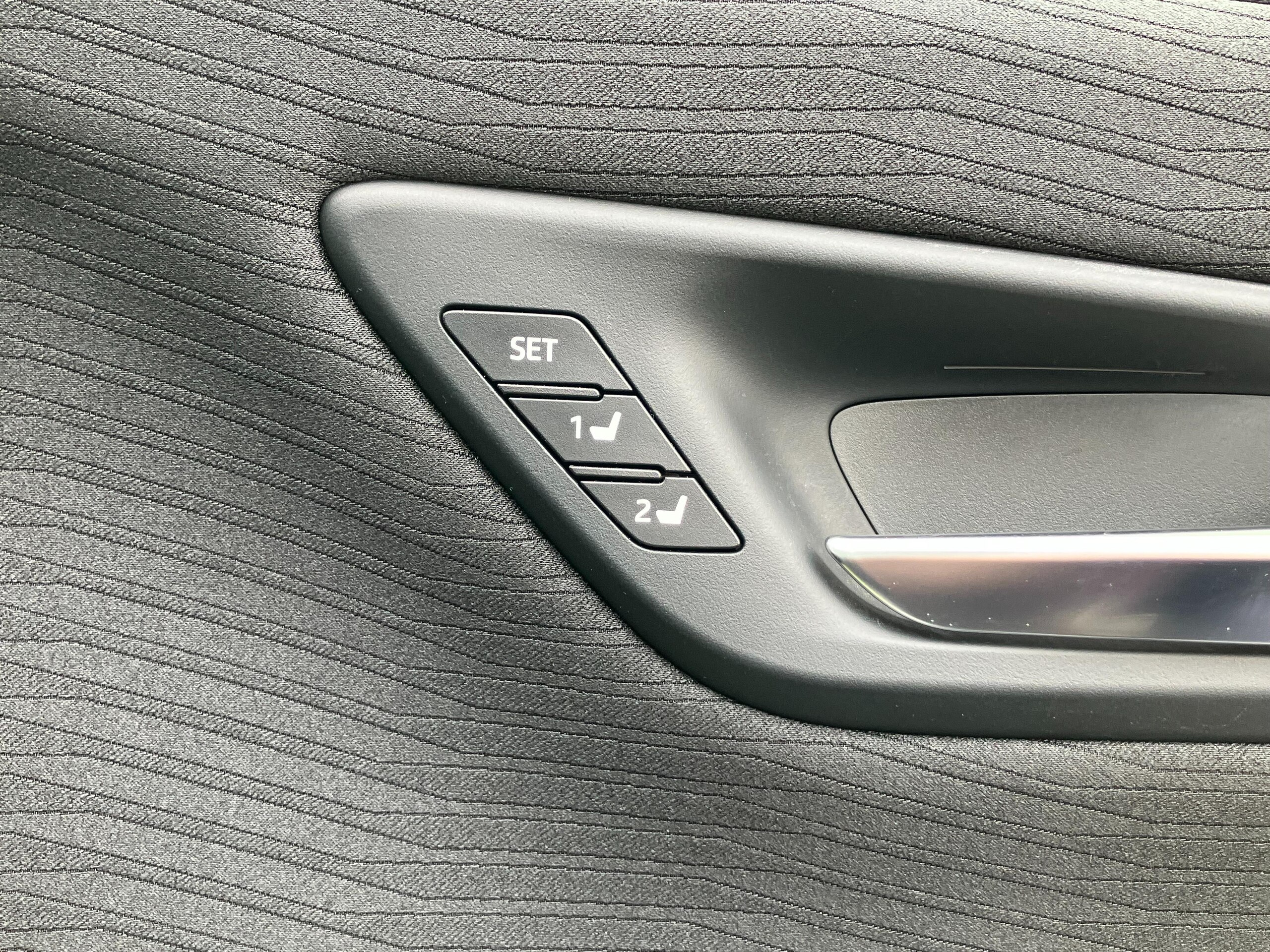 Toyota Crown Hybrid 2.5 G — photo 9