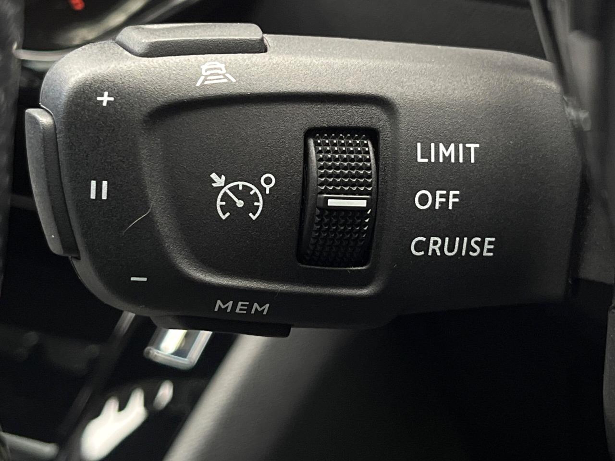 Peugeot 208GT — photo 7