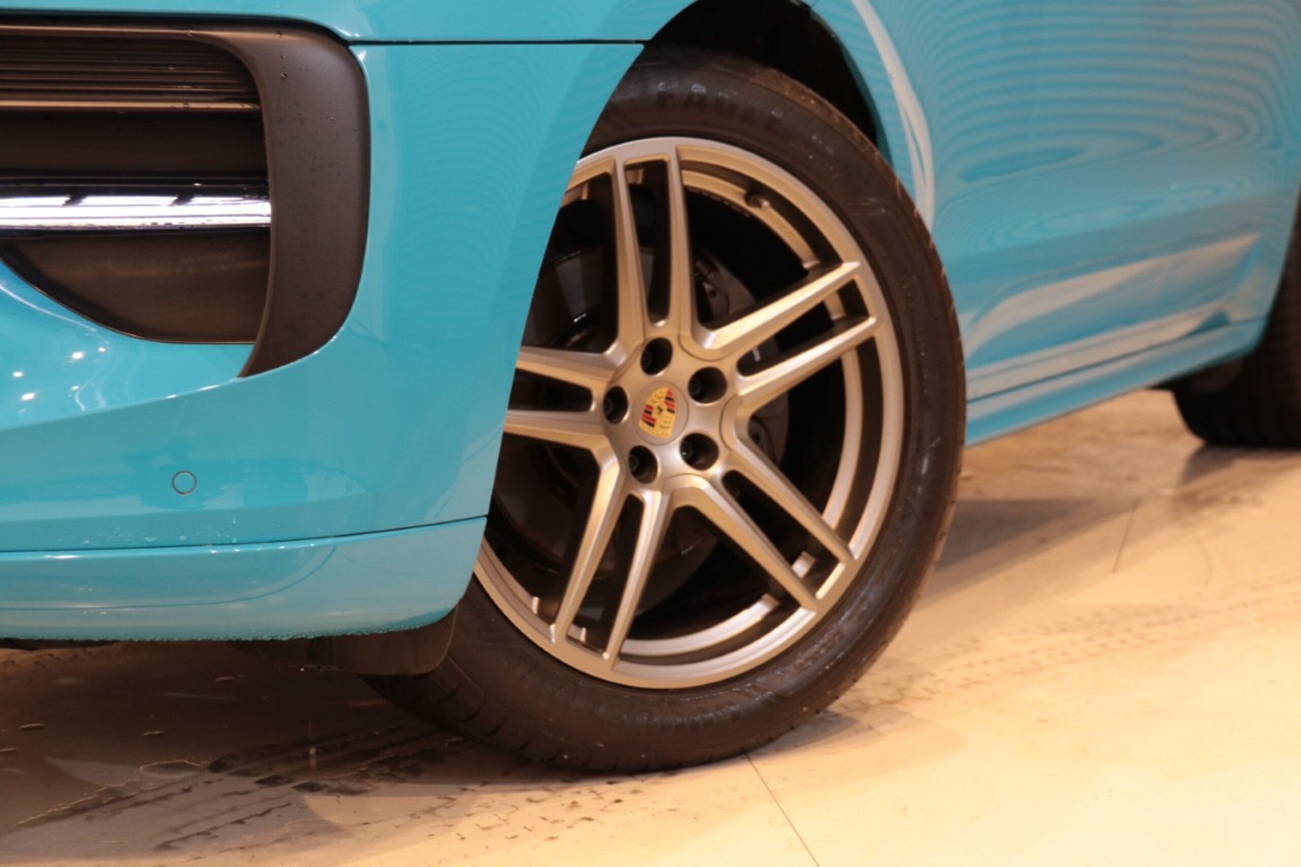 2019 Porsche Macan — photo 2