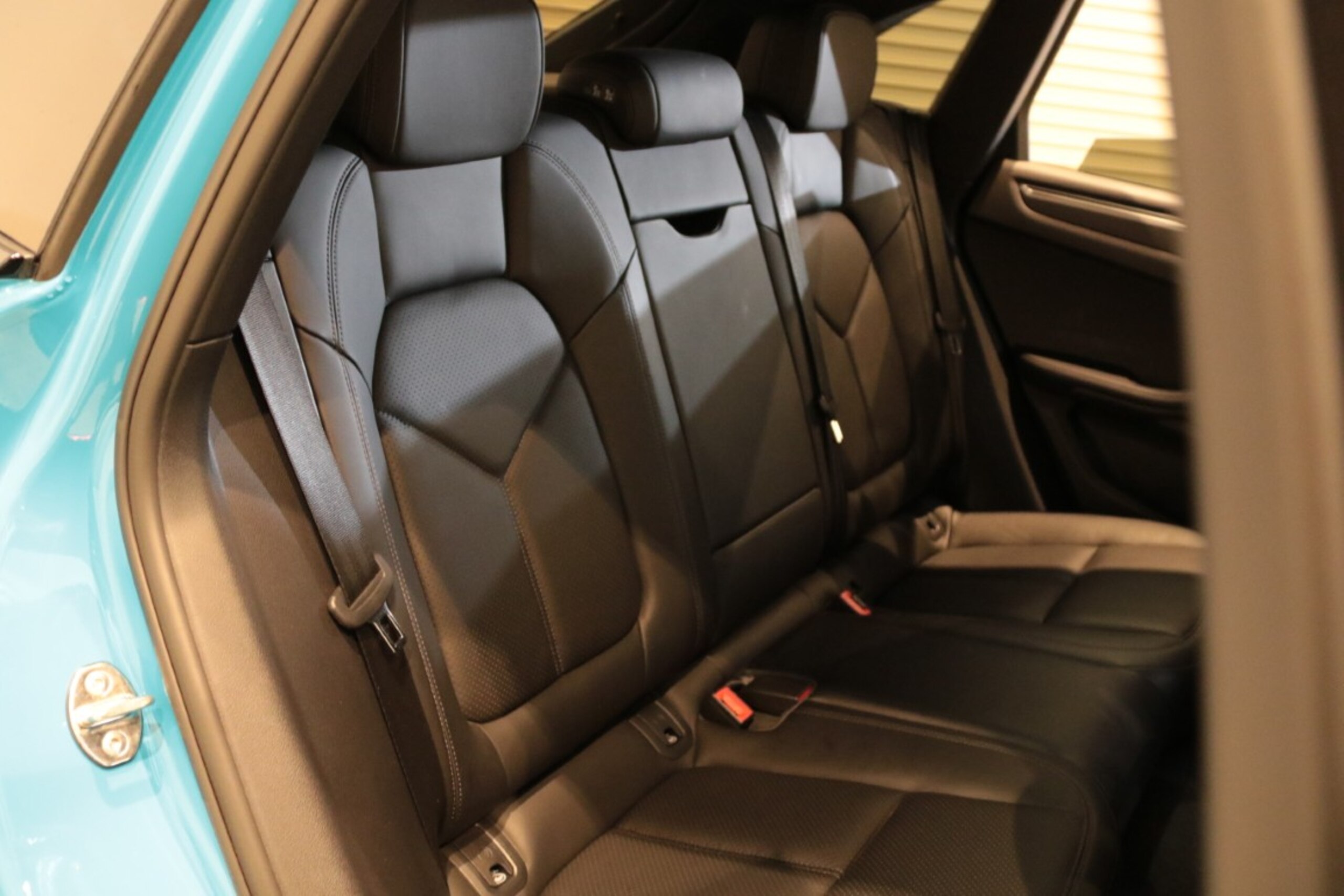 Porsche Macan PDK 4WD Sport Chrono Package Sport Design Package BOSE Sound Surround View System ACC Genuine 20-inch AW Entry Drive (Miami Blue) — photo 9