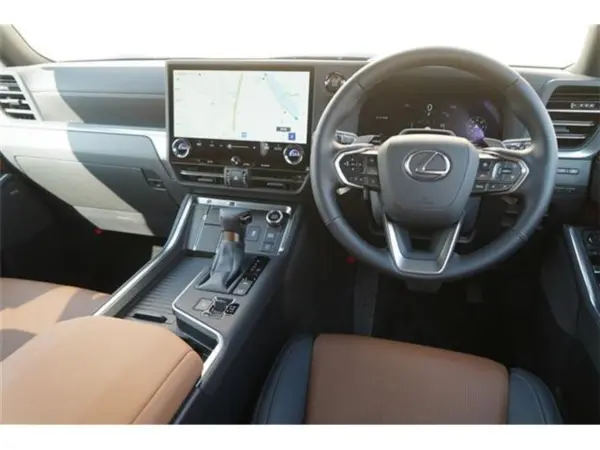 2025 Lexus Gx — photo 2