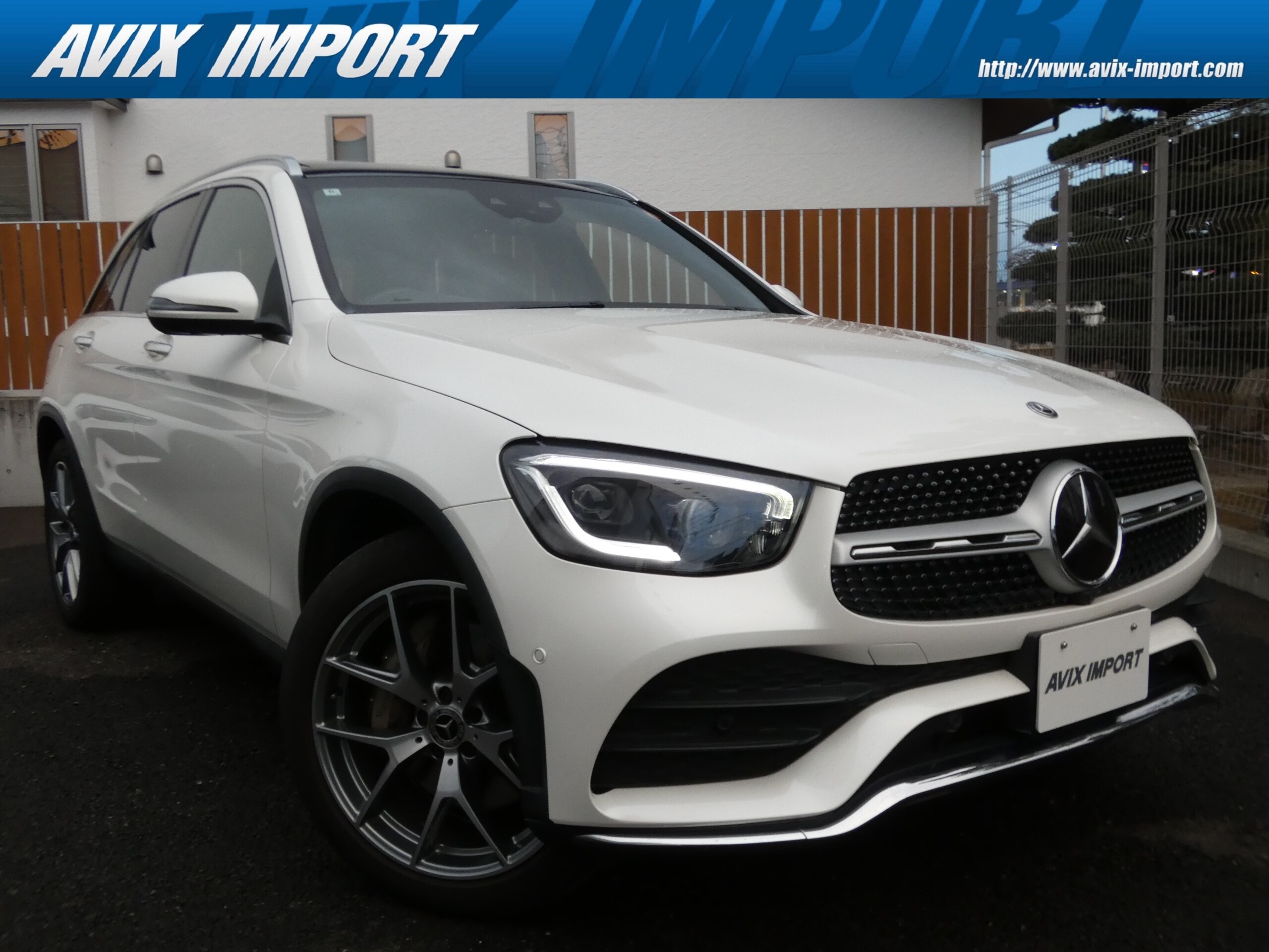 Mercedes-Benz GLC300 4MATIC AMG Line 4WD Facelift Leather EXC-PKG Panorama Sunroof Black Leather Seats with Heater & Ventilation 10.25-inch Display (MBUX) Burmester Surround Camera & PTS HUD & RSP Multibeam LED Energizing Package Air Suspension Genuine 20AW 1-Owner (Diamond White)