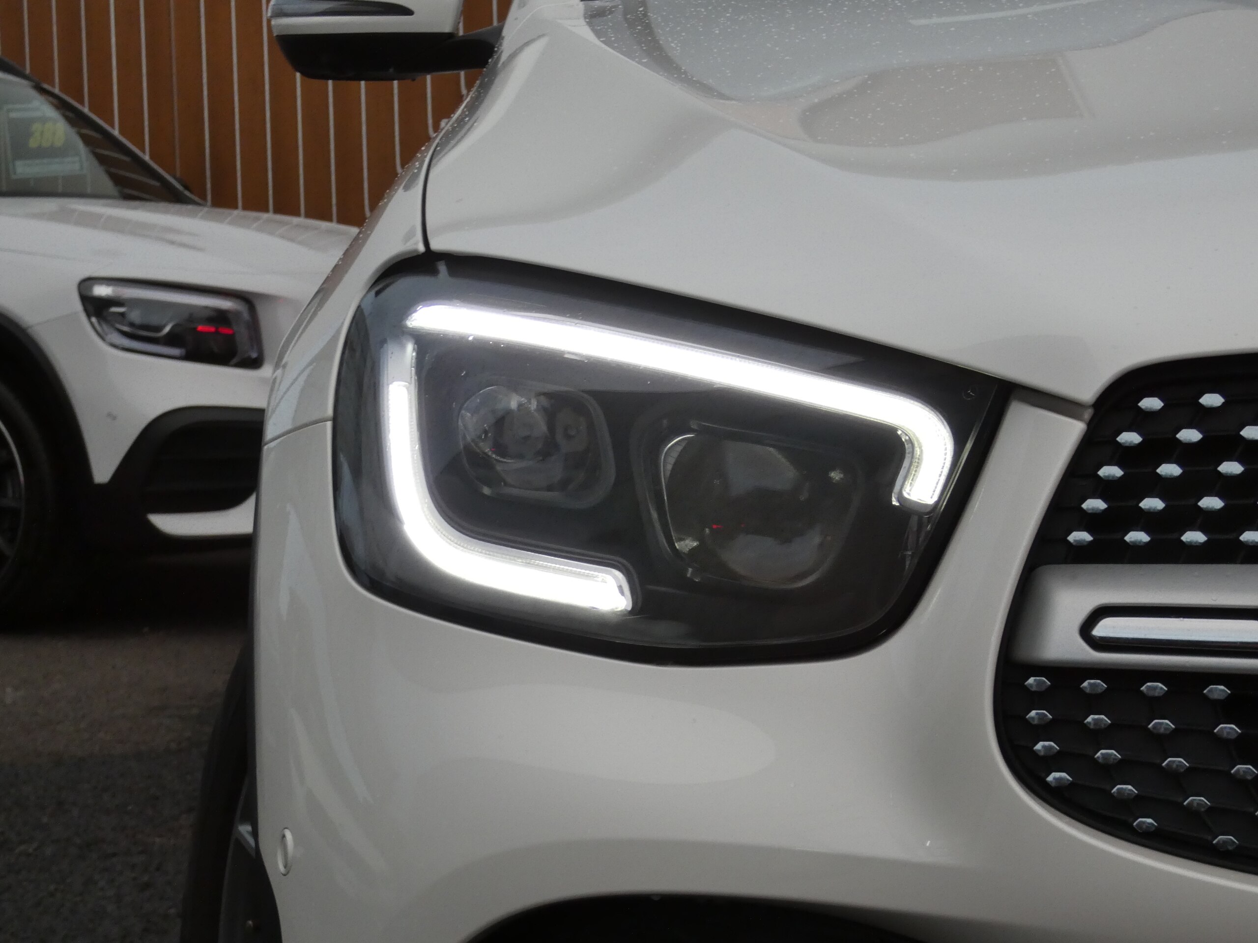 Mercedes-Benz GLC300 4MATIC AMG Line 4WD Facelift Leather EXC-PKG Panorama Sunroof Black Leather Seats with Heater & Ventilation 10.25-inch Display (MBUX) Burmester Surround Camera & PTS HUD & RSP Multibeam LED Energizing Package Air Suspension Genuine 20AW 1-Owner (Diamond White) — photo 8