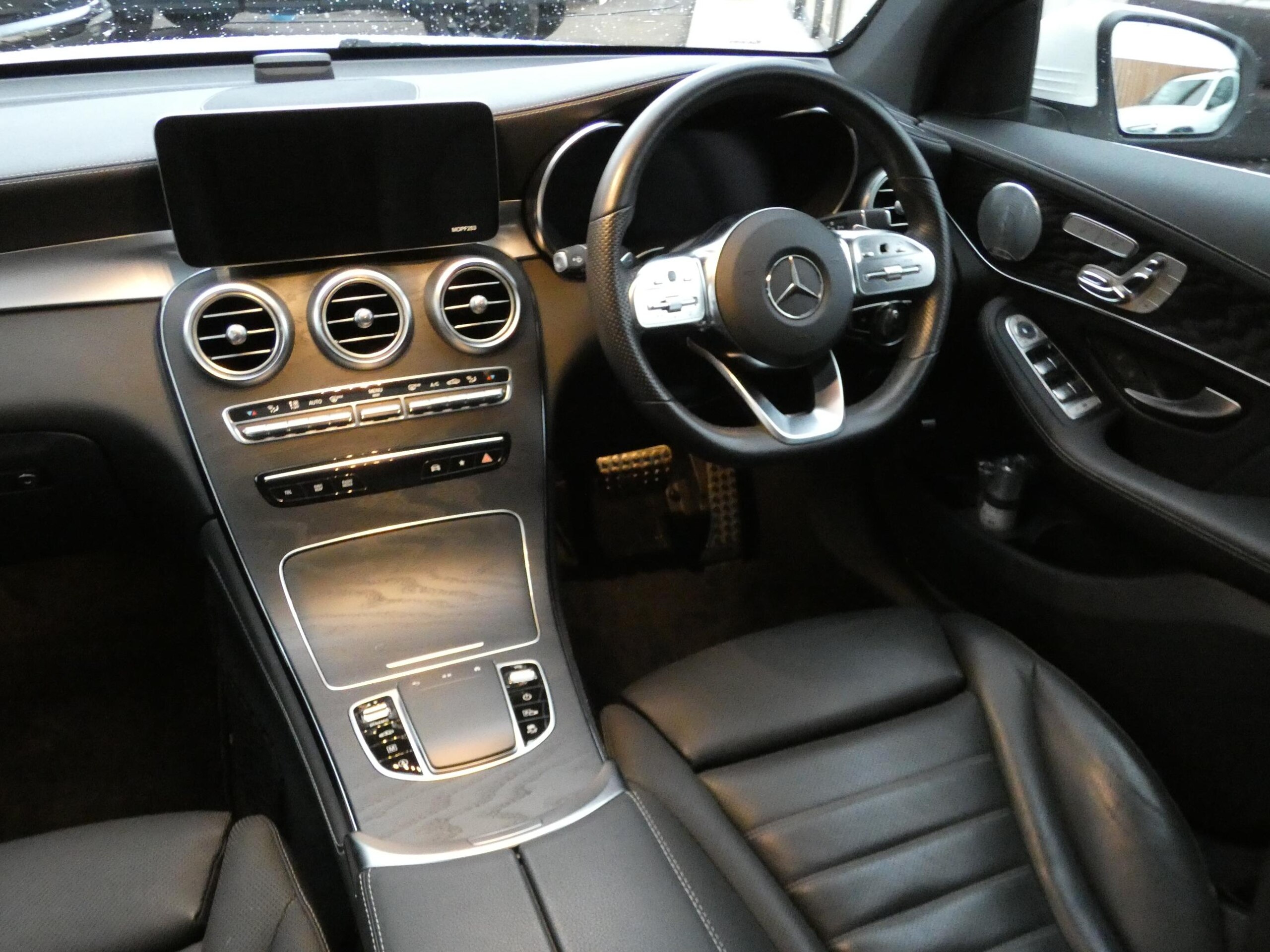 2020 Mercedes-benz Glc — photo 3