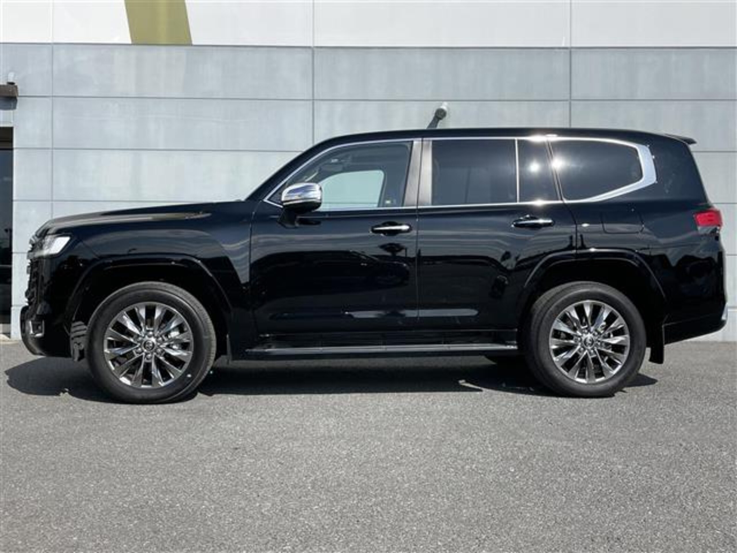 Toyota Land Cruiser 300 3.5 ZX 4WD — photo 9