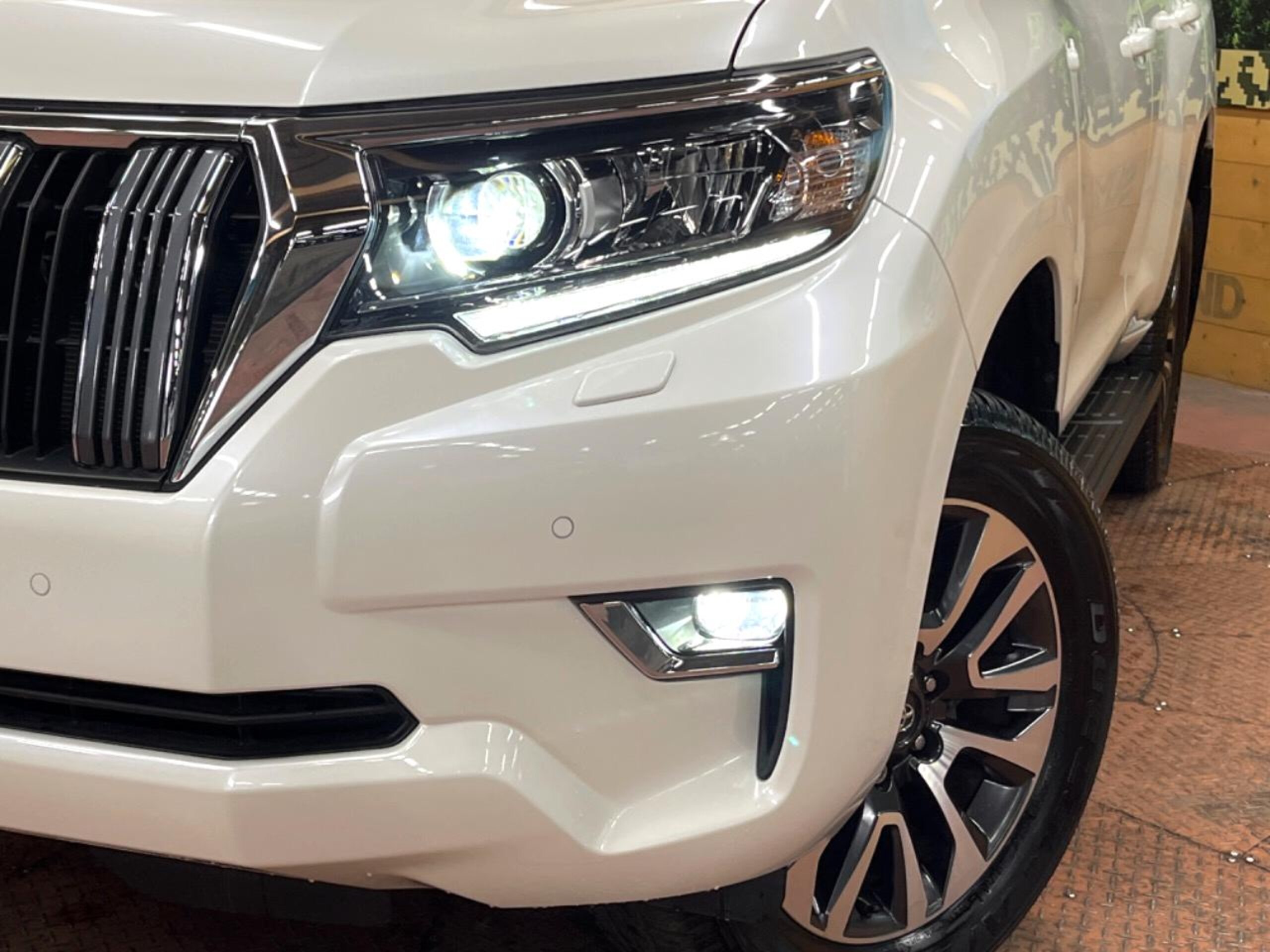 Toyota Land Cruiser Prado 2.8 TX L Package Diesel Turbo 4WD — photo 8