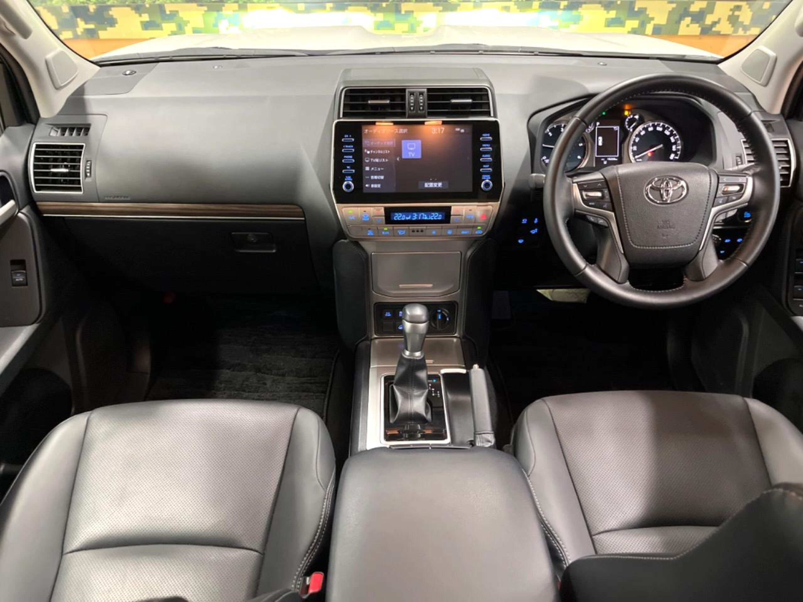 2022 Toyota Land Cruiser Prado — photo 2