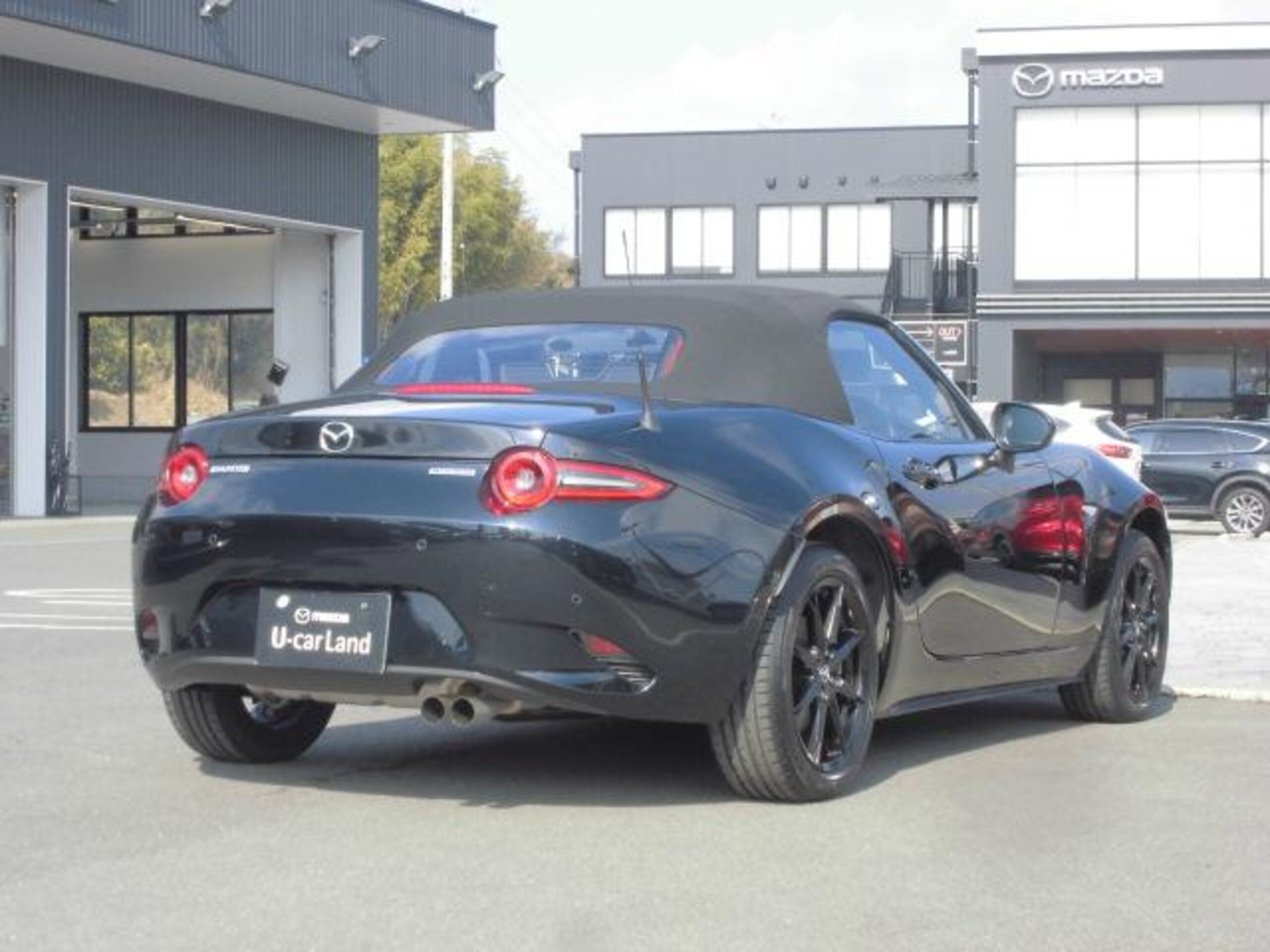 2025 Mazda Roadster — photo 2