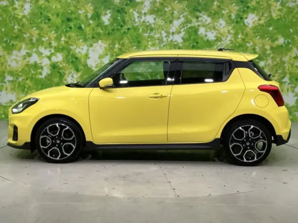 2023 Suzuki Swift — photo 2