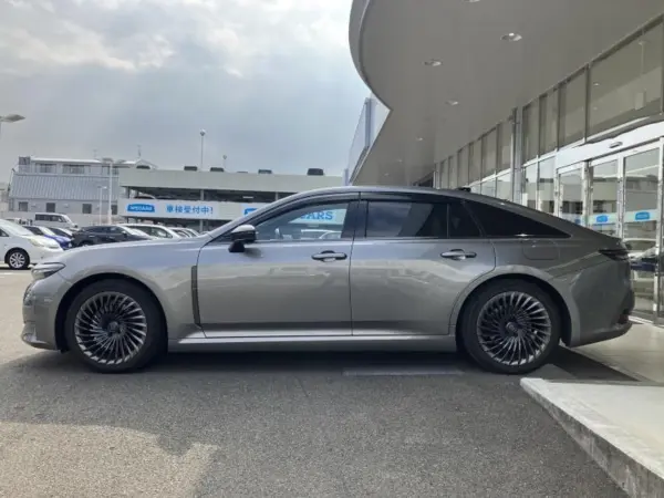 2025 Toyota Crown — photo 2