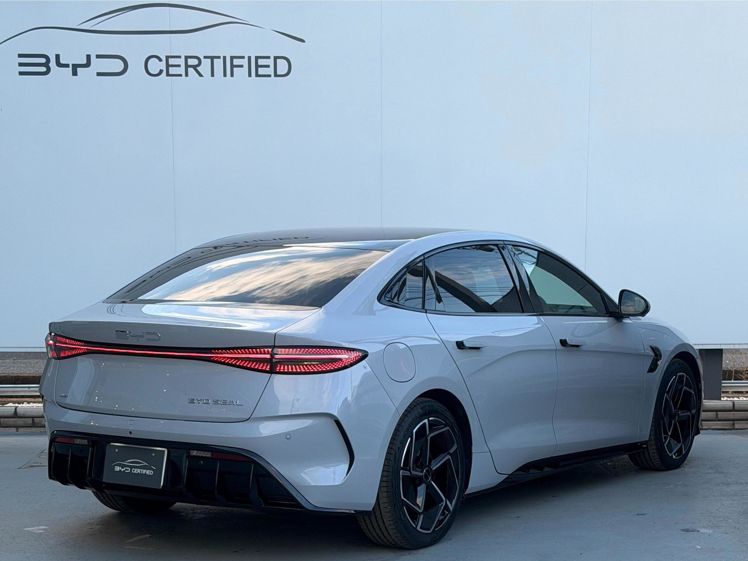 2025 Byd Seal — photo 2