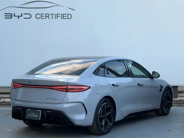 2025 Byd Seal — photo 2