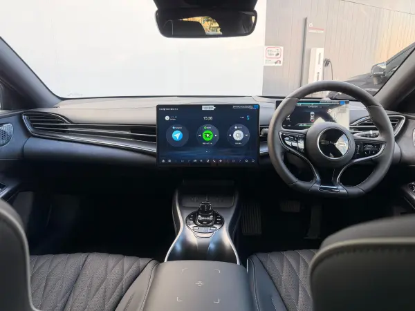 BYD Seal AWD Registered Unused Car / 15.6-inch Display / Glass Roof / Non-smoking / (Aurora White) — photo 7