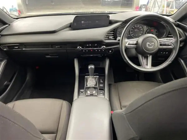 2019 Mazda 3 Fastback — photo 2